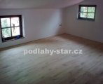 Dřevěná masivní dubová podlaha